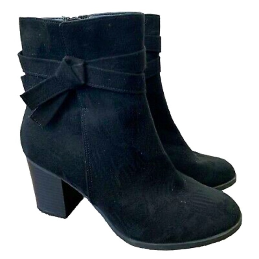 AE Chunky Suede Ankle Booties